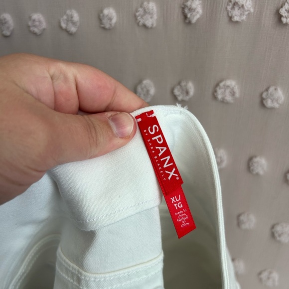 NWT Spanx Women’s Stretch Twill Short Shaping Sz XL Bright White - Picture 3 of 6